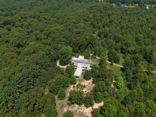 $1,599,000 | 8692 East 200 South, Knox, IN 46534