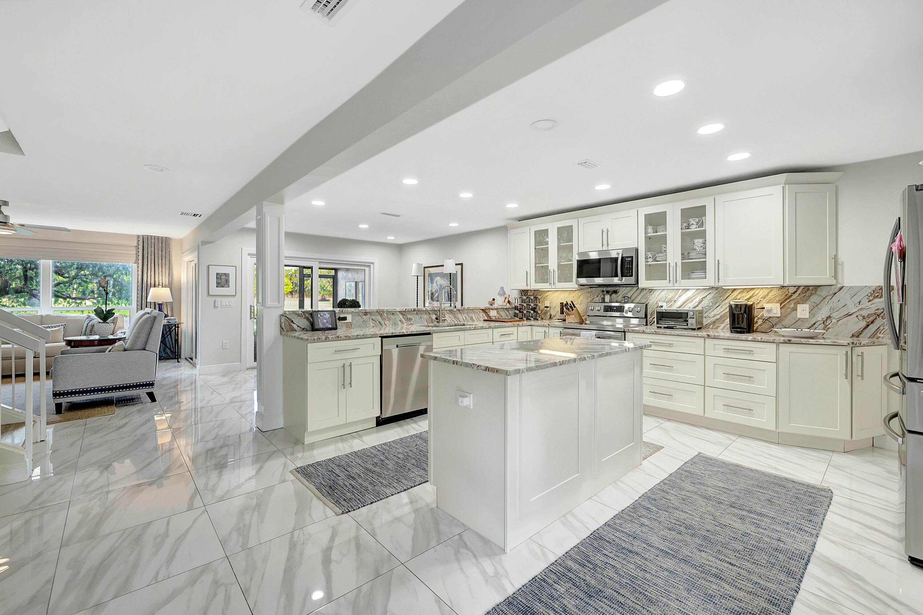 5617 Southeast Foxcross Place Stuart, FL 34997 - Photo 4 of 34 tempImageXD49gT