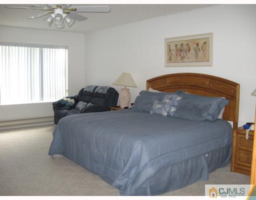 702 A Croydon Road Monroe Township, NJ 08831 - Photo 6 of 8 Gallery Image 6