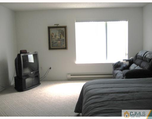 702 A Croydon Road Monroe Township, NJ 08831 - Photo 7 of 8 Gallery Image 7