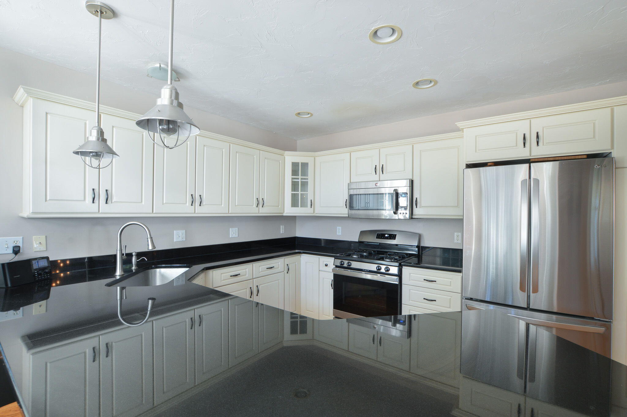 48 Taurus Drive Mashpee, MA 02649 - Photo 9 of 33 17-web-or-mls-DSC_0614 copy