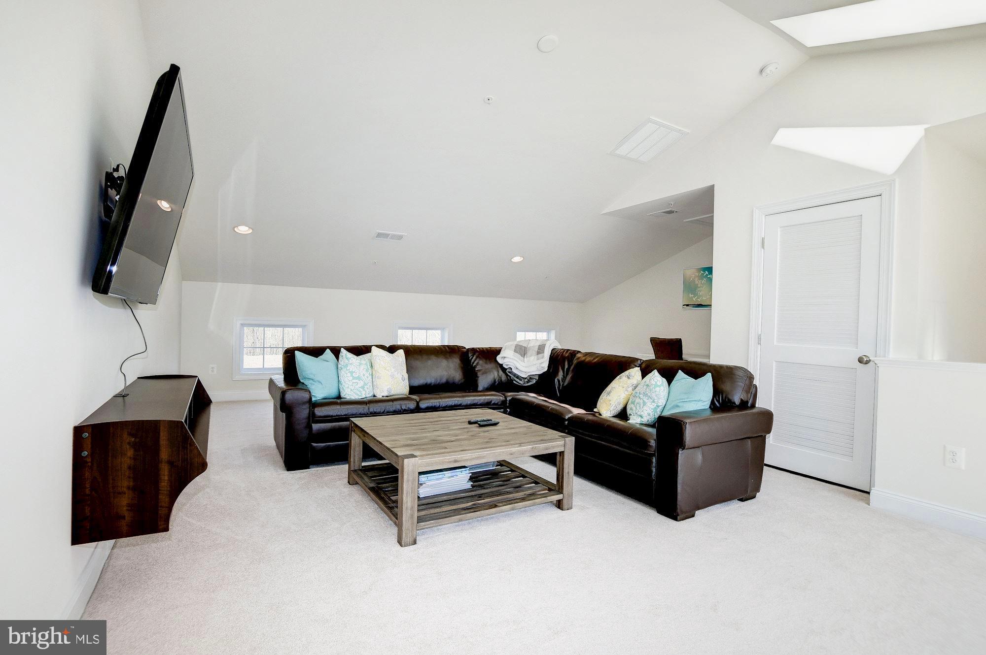 7664 Elmcrest Road Hanover, MD 21076 - Photo 33 of 43