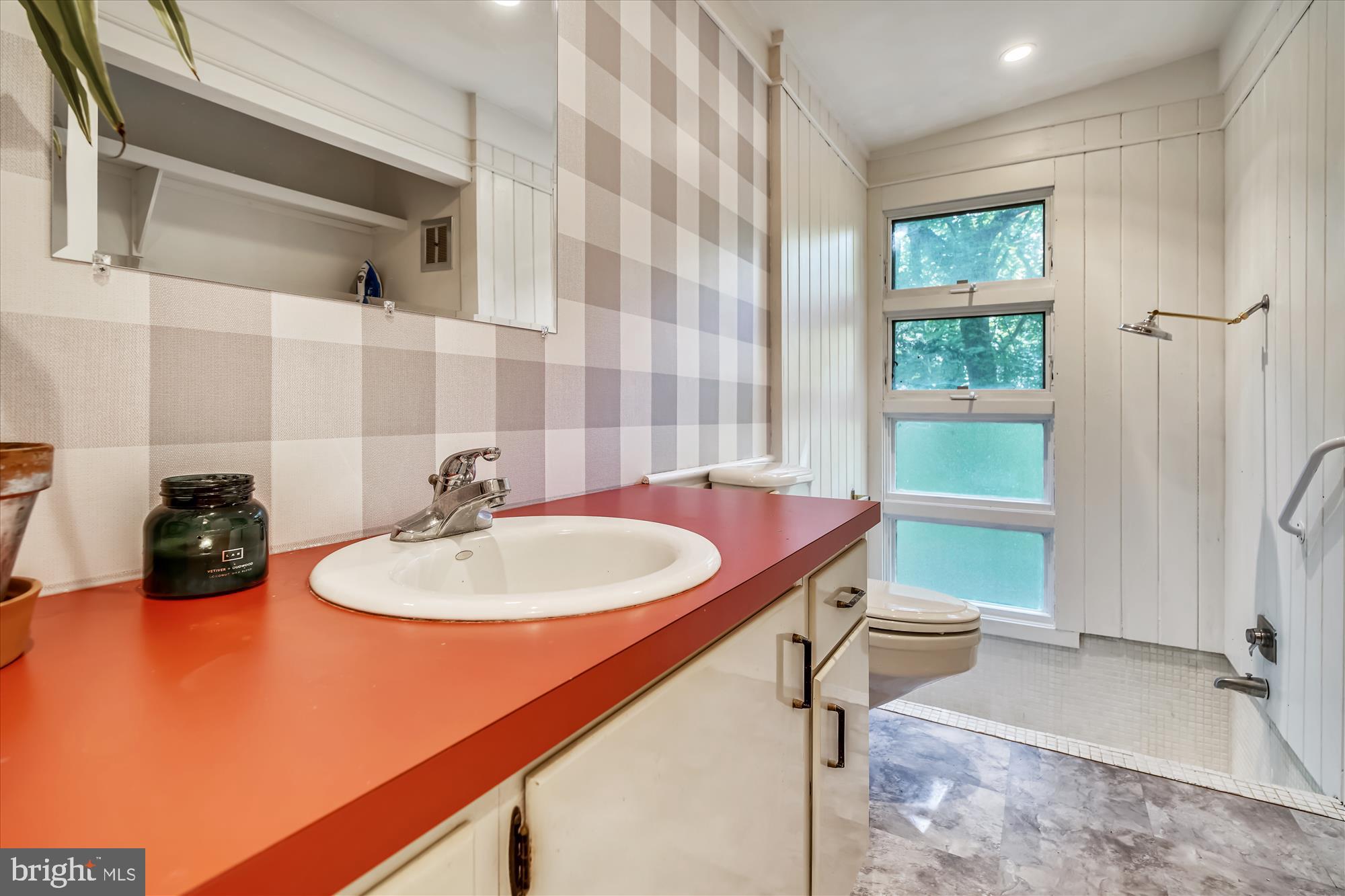 14711 Reserve Road Accokeek, MD 20607 - Photo 32 of 63 Main level bathroom