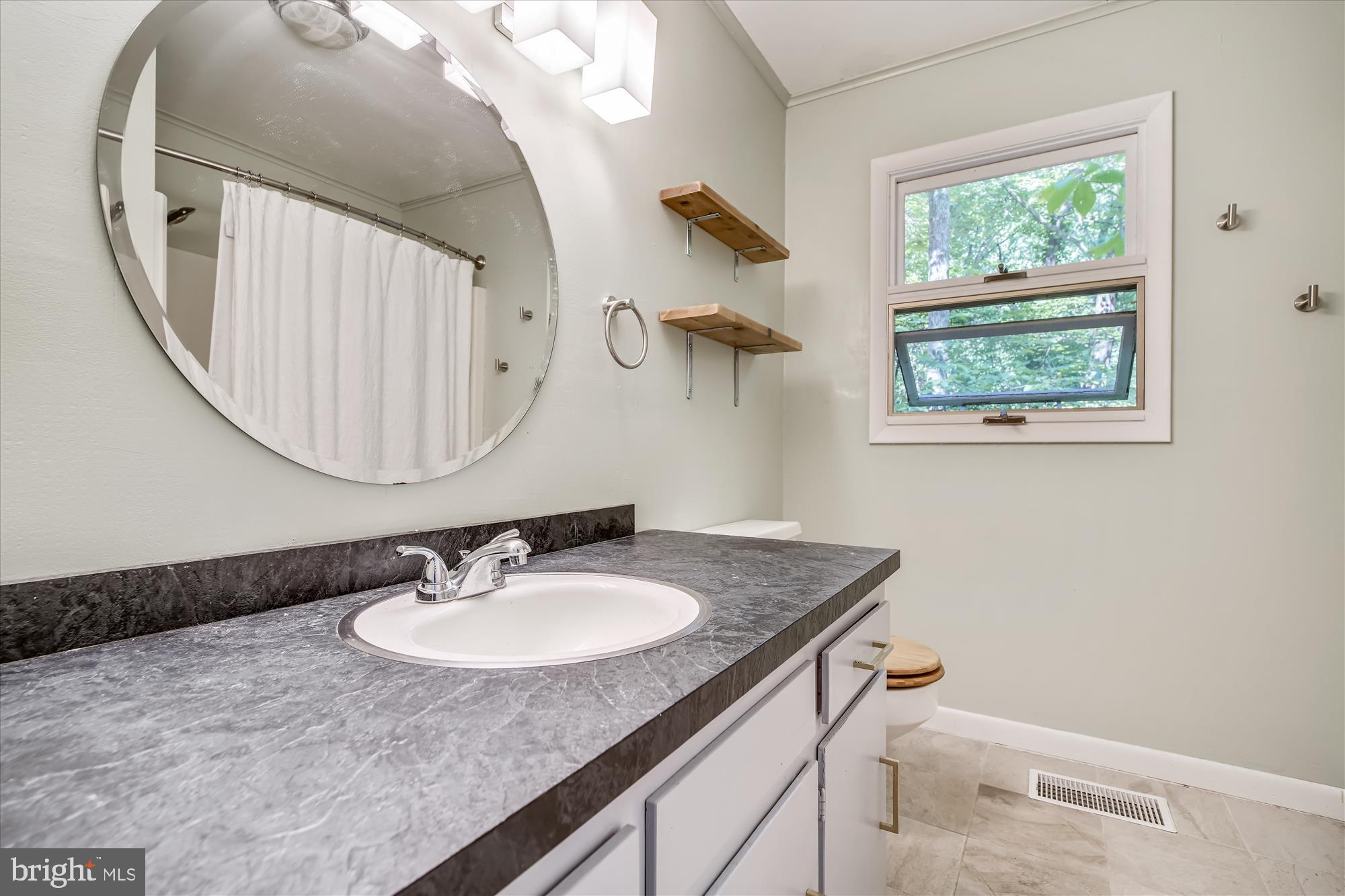 14711 Reserve Road Accokeek, MD 20607 - Photo 33 of 63 Main level bathroom