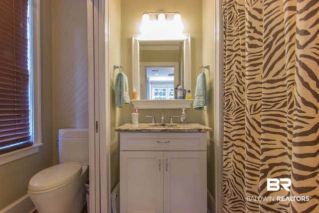 23 Benedict Place Mobile, AL 36606 - Photo 18 of 23 Master Bathroom