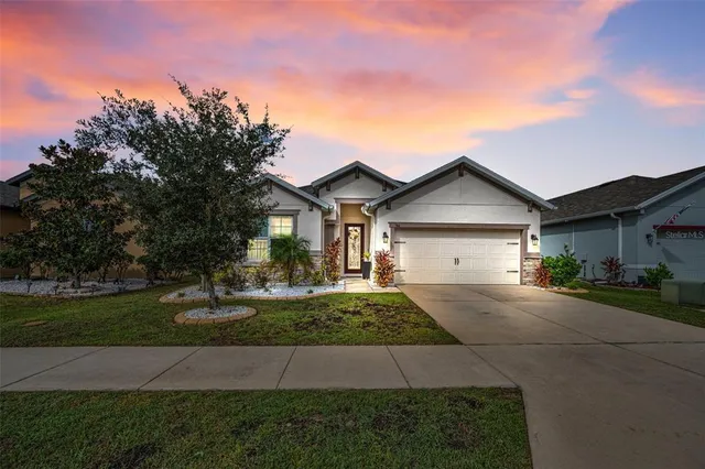 $370,000 | 944 Old Windsor Way, Spring Hill, FL 34609