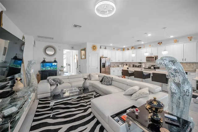 $370,000 | 944 Old Windsor Way, Spring Hill, FL 34609