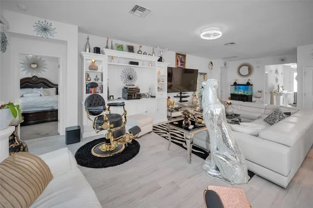 $370,000 | 944 Old Windsor Way, Spring Hill, FL 34609