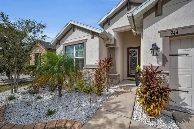 $370,000 | 944 Old Windsor Way, Spring Hill, FL 34609