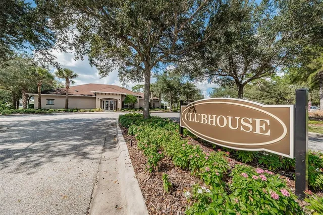 $370,000 | 944 Old Windsor Way, Spring Hill, FL 34609