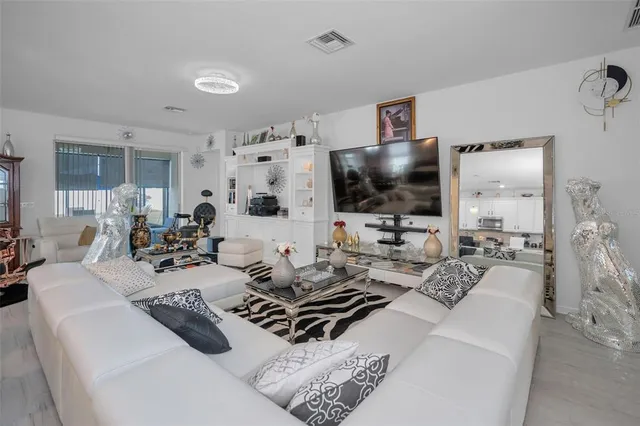 $370,000 | 944 Old Windsor Way, Spring Hill, FL 34609