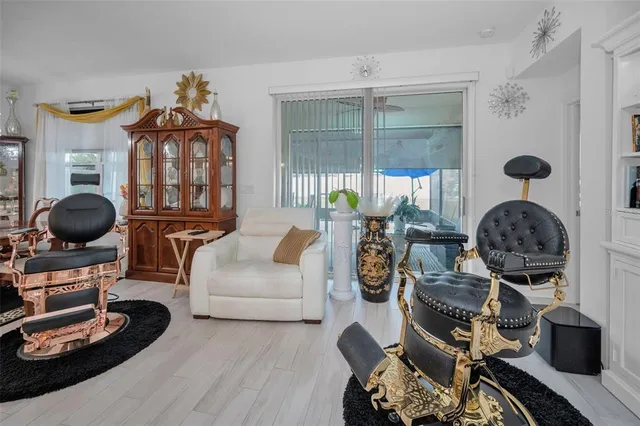 $370,000 | 944 Old Windsor Way, Spring Hill, FL 34609