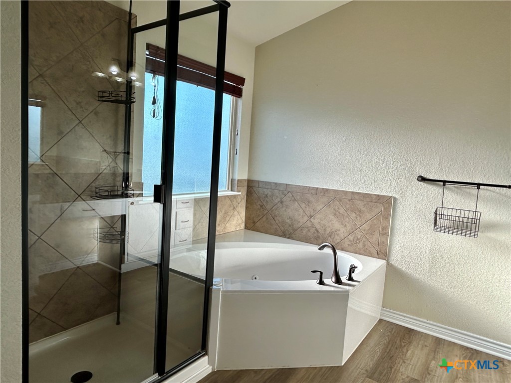 5215 Siltstone Loop Killeen, TX 76542 - Photo 20 of 31 Primary Bath