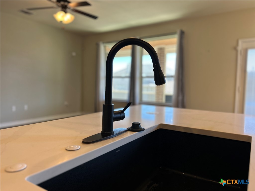 5215 Siltstone Loop Killeen, TX 76542 - Photo 10 of 31