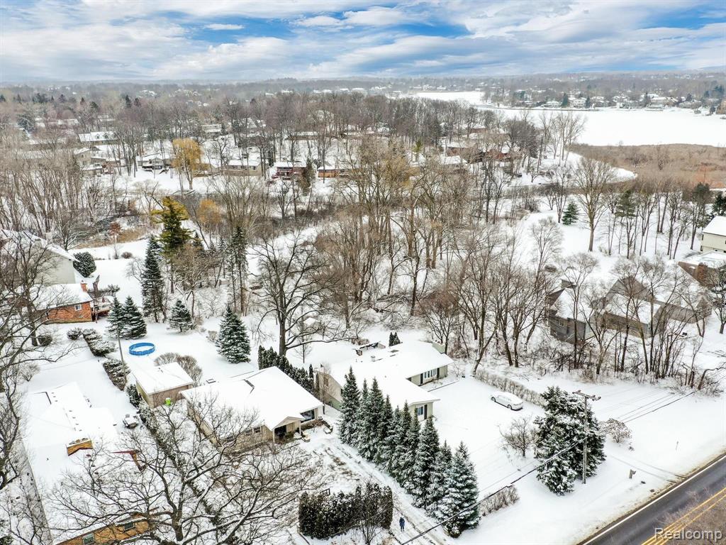 2541 Middlebelt Road West Bloomfield, MI 48324 - Photo 33 of 35