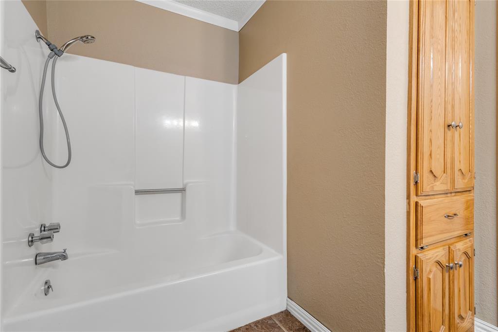 1609 Robin Street Mineola, TX 75773 - Photo 14 of 24 Bathroom