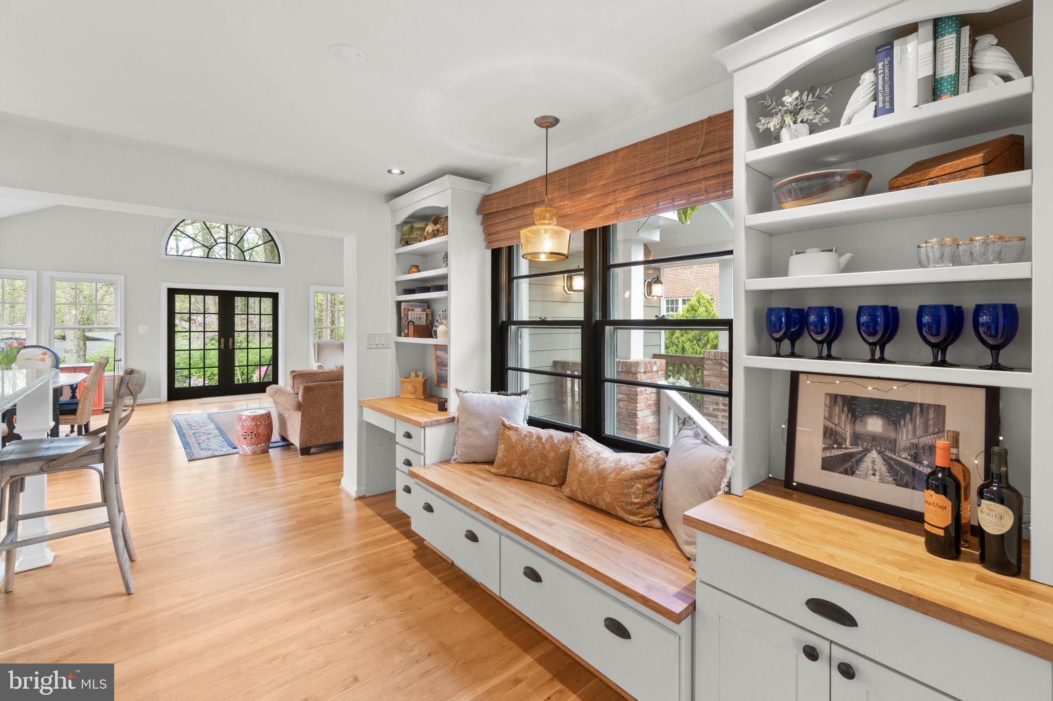 3916 Keith Place Annandale, VA 22003 - Photo 11 of 65 Window seats