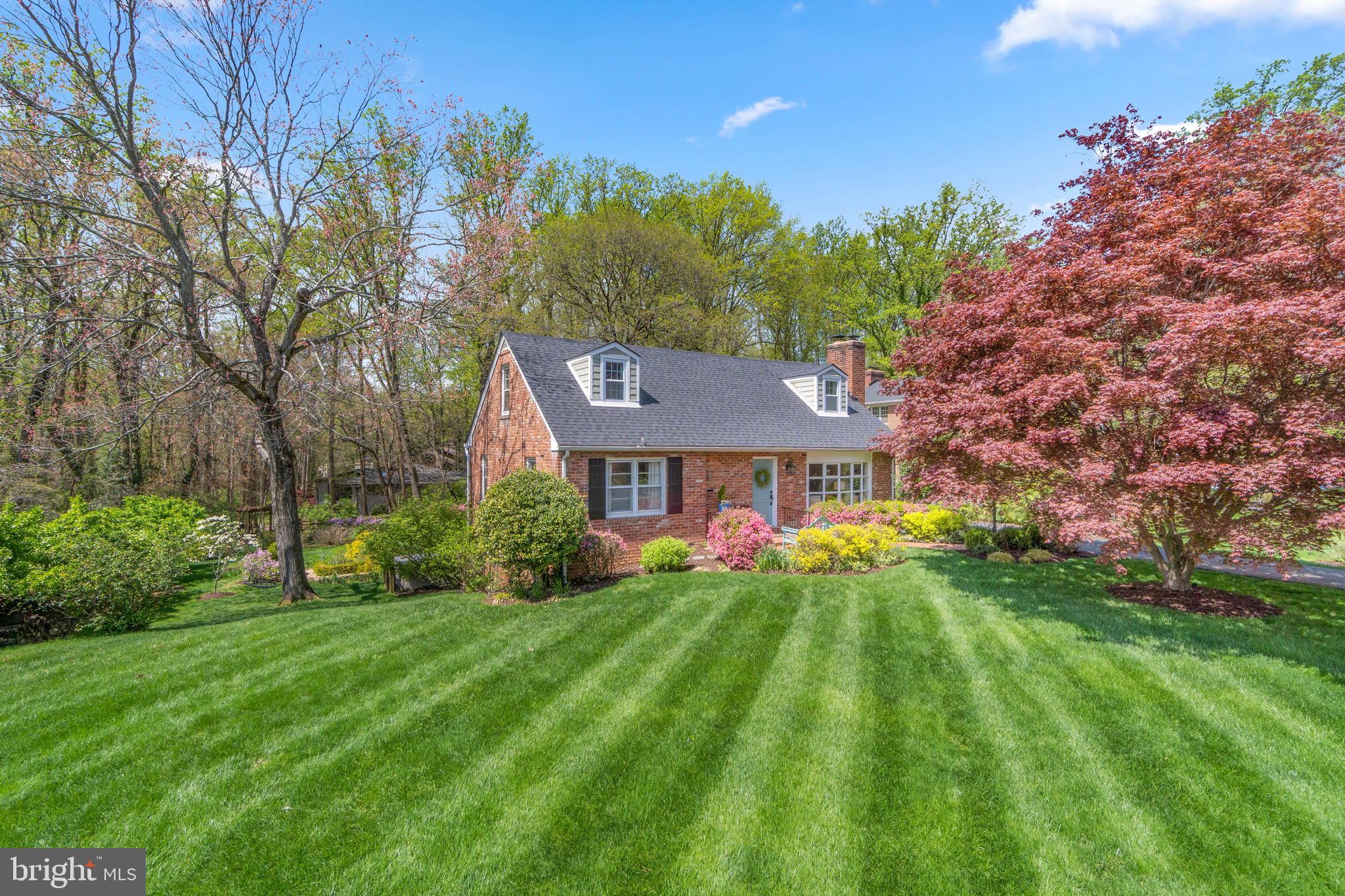 3916 Keith Place Annandale, VA 22003 - Photo 2 of 65 Half acre lot on a cul de sac inside the Beltway
