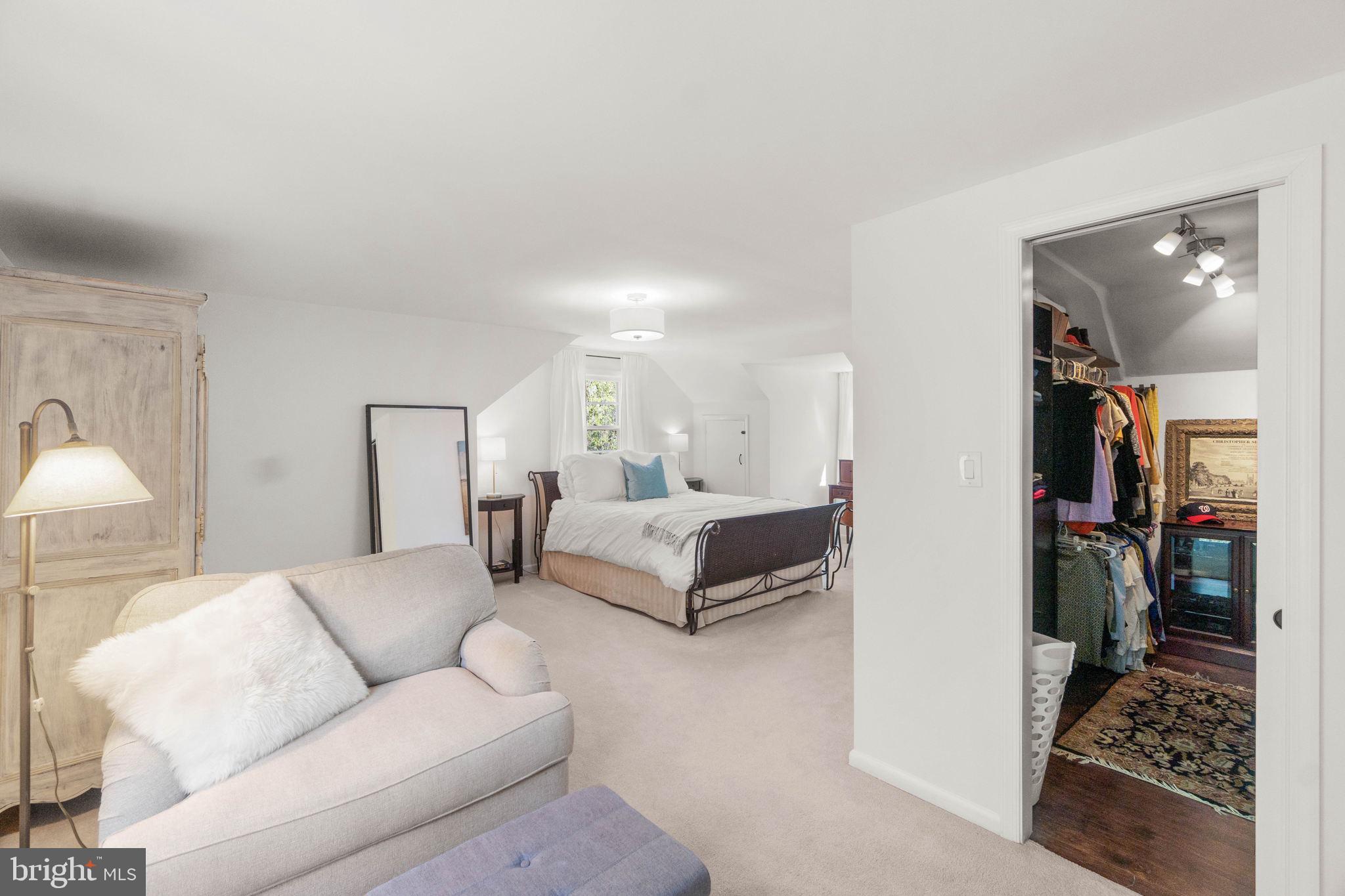 3916 Keith Place Annandale, VA 22003 - Photo 30 of 65 Spacious master suite with sitting area