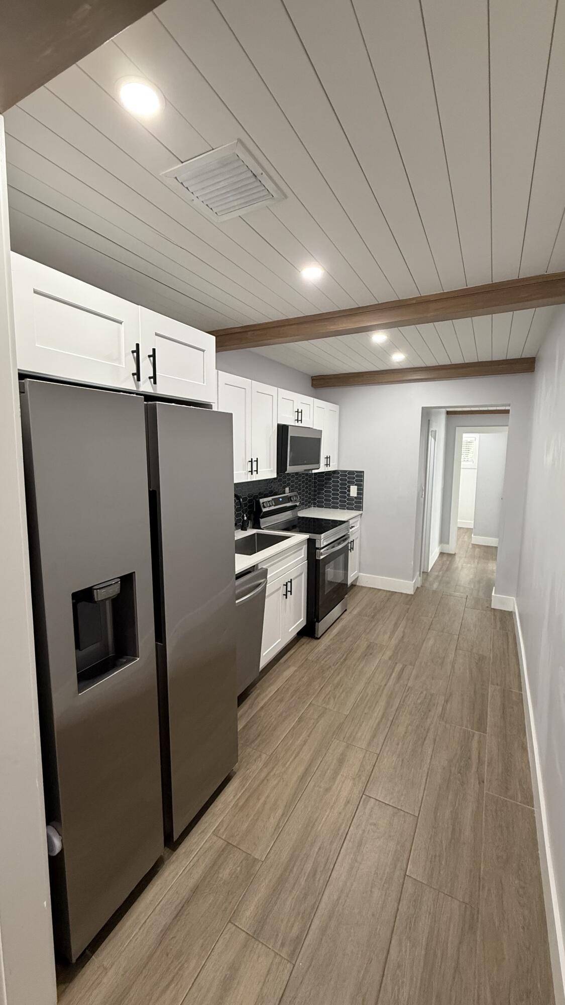 118 Southwest 7th Street Delray Beach, FL 33444 - Photo 5 of 27 IMG_8731