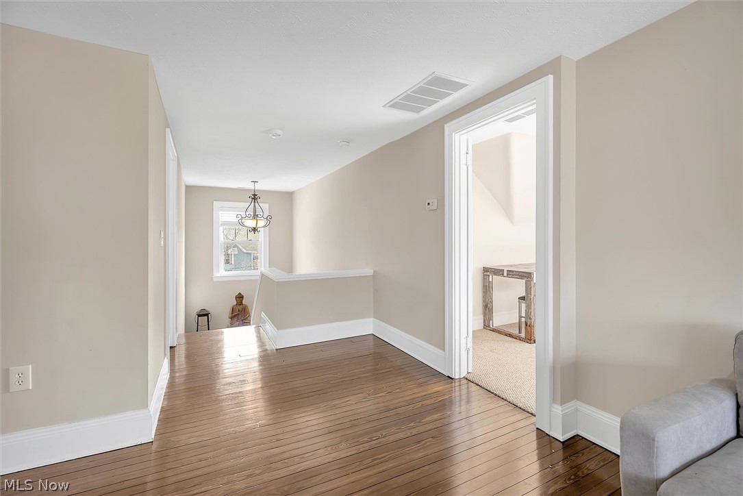 2850 Berkshire Road Cleveland, OH 44118 - Photo 28 of 33 Third floor