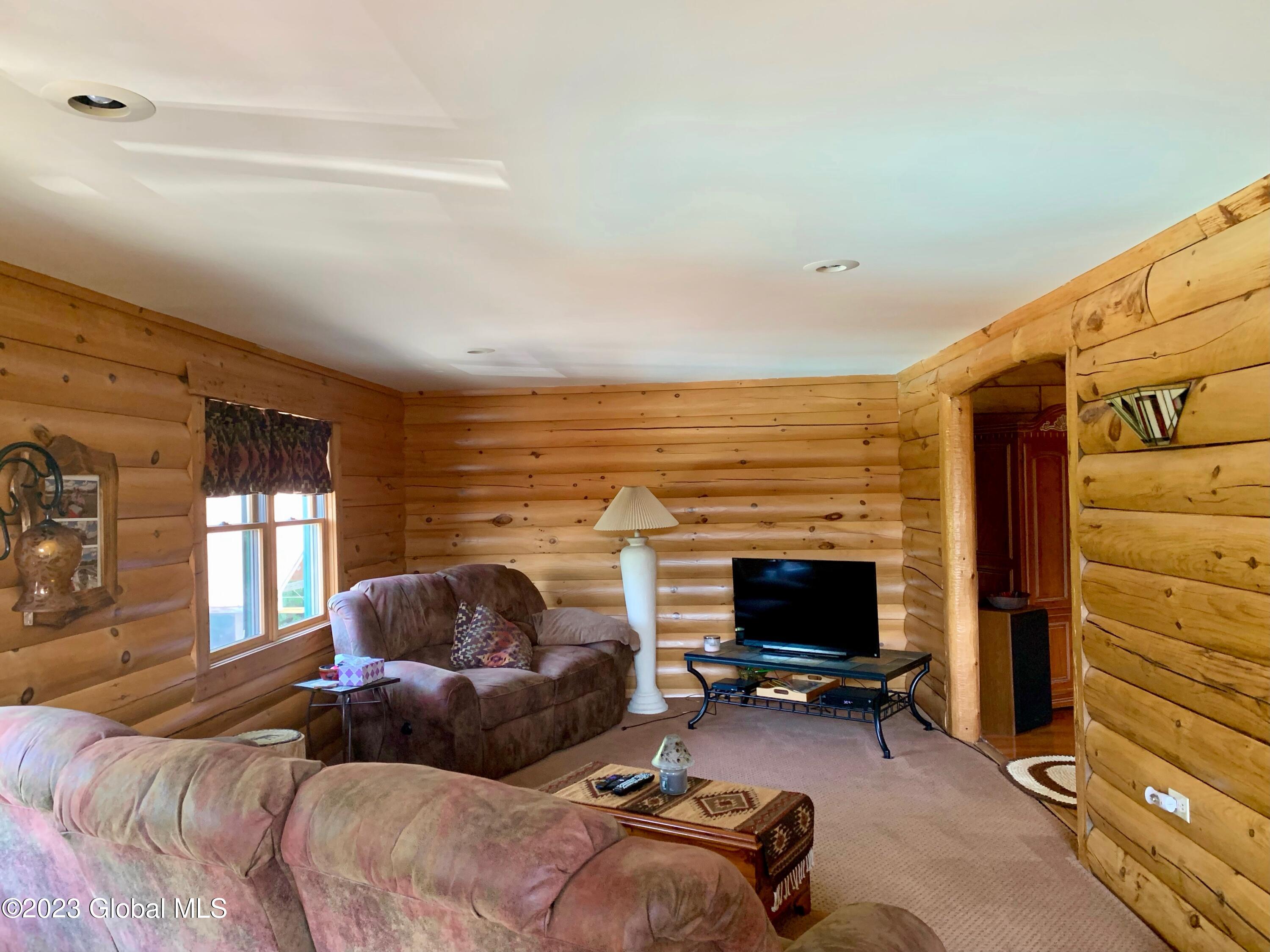 2343 West Old State Road Schenectady, NY 12306 - Photo 8 of 28 Living 3
