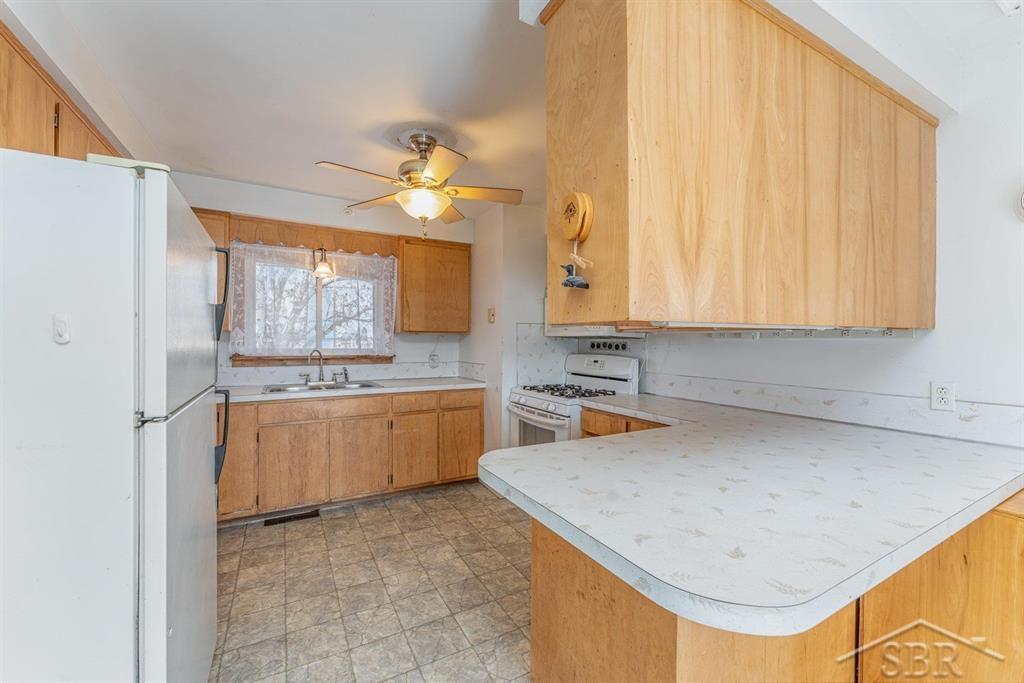 179 West Curtis Road Hope, MI 48628 - Photo 9 of 28 Gallery Image 9
