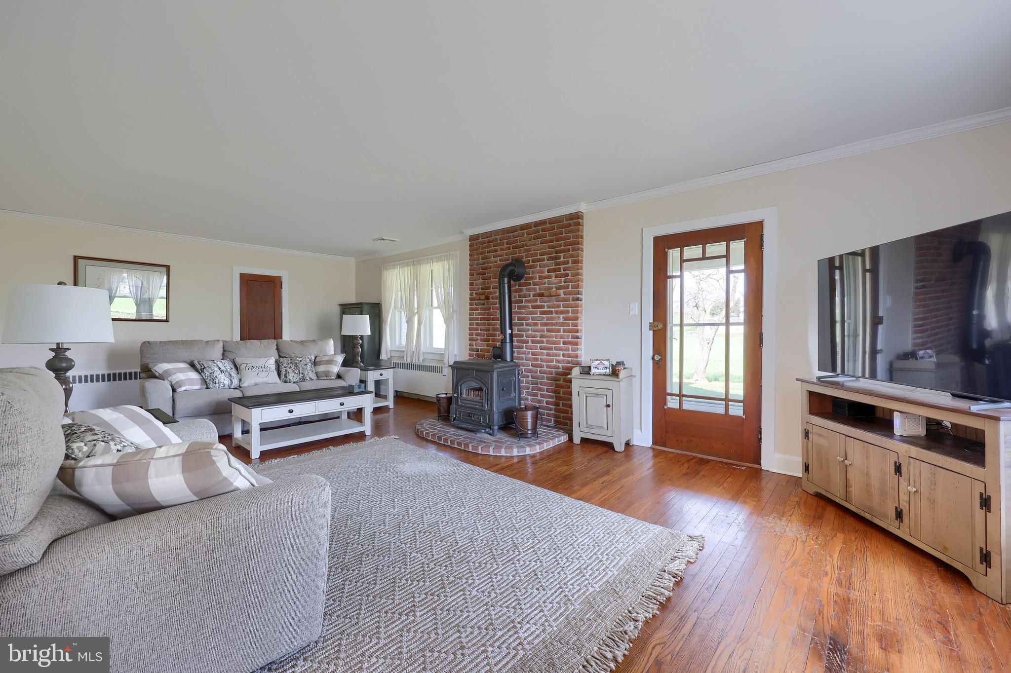 288 Central Manor Road Mountville, PA 17554 - Photo 2 of 35