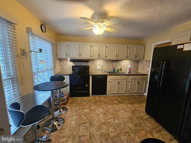 $230,000 | 28 Club Lane, Reading, PA 19607