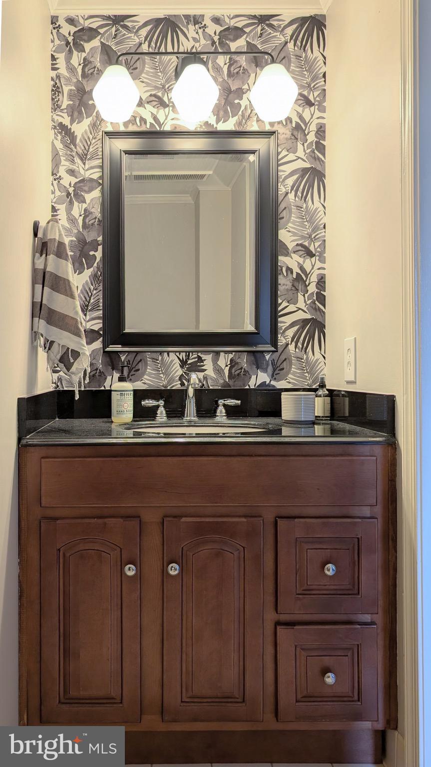 8939 Park Forest Drive Springfield, VA 22152 - Photo 11 of 36