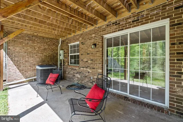 $3,700 | 8939 Park Forest Drive, Springfield, VA 22152