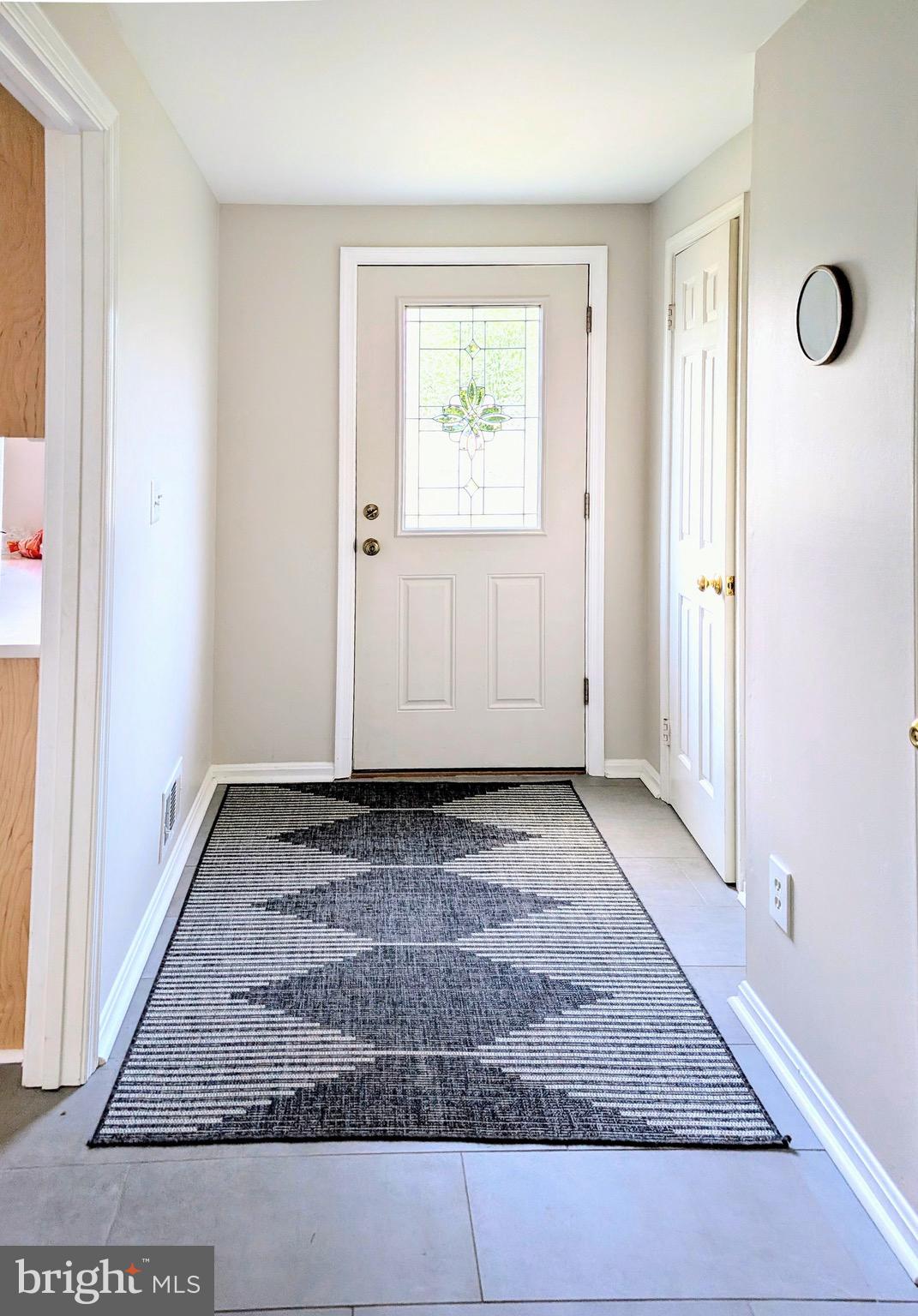 8939 Park Forest Drive Springfield, VA 22152 - Photo 4 of 36