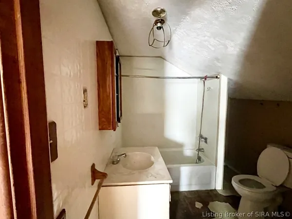 $116,000 | 1416 East 9th Street, Jeffersonville, IN 47130