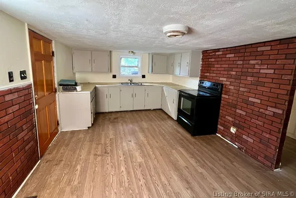 $116,000 | 1416 East 9th Street, Jeffersonville, IN 47130