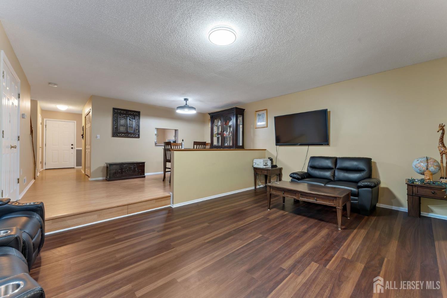 403 Red Crest Lane Somerville, NJ 08876 - Photo 14 of 32