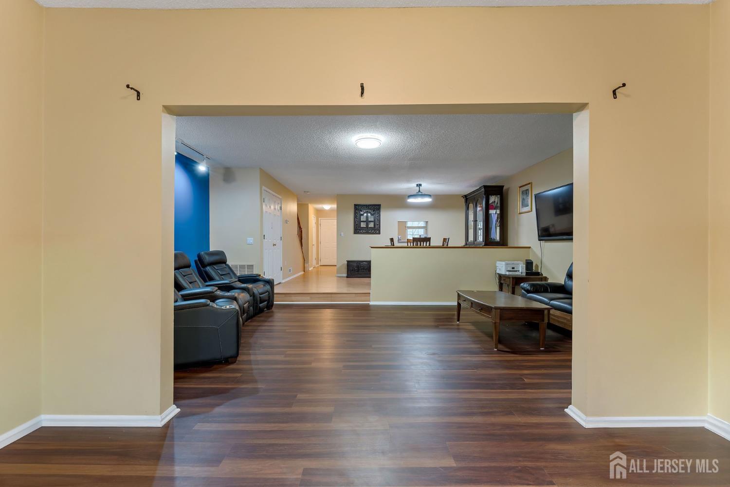 403 Red Crest Lane Somerville, NJ 08876 - Photo 16 of 32