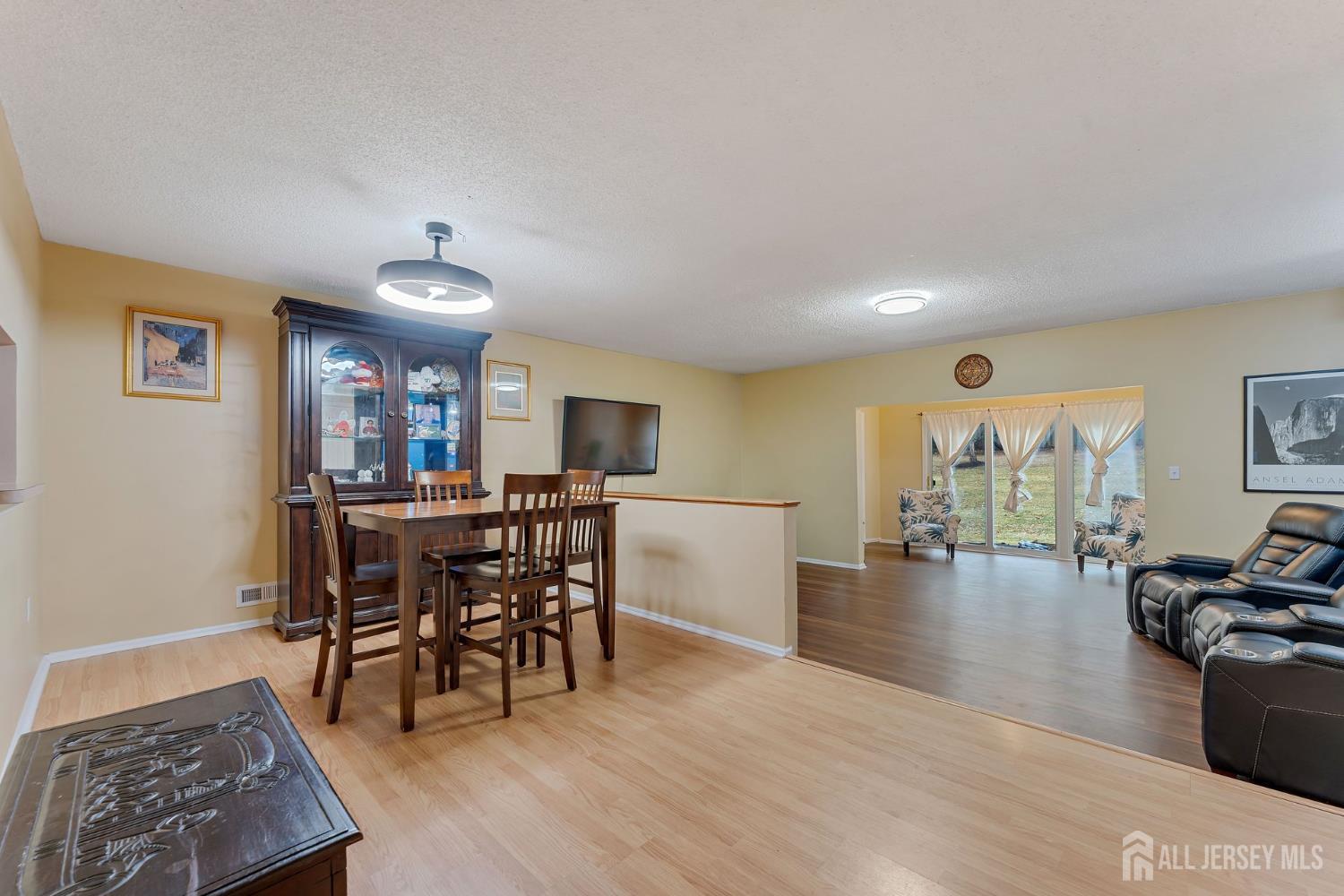 403 Red Crest Lane Somerville, NJ 08876 - Photo 8 of 32