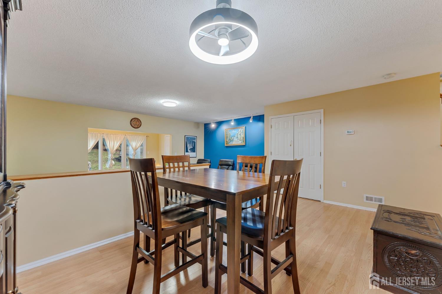 403 Red Crest Lane Somerville, NJ 08876 - Photo 9 of 32