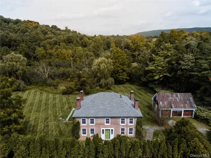 $995,000 | 289 Beekman-Poughquag Road, Poughquag, NY 12570
