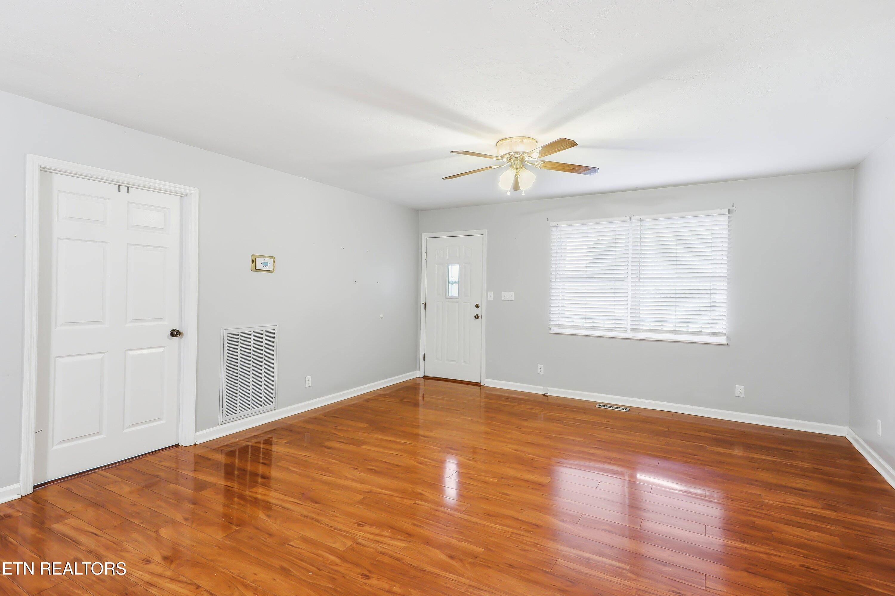 677 Bethel Road Clinton, TN 37716 - Photo 6 of 29 677 Bethel Rd-6
