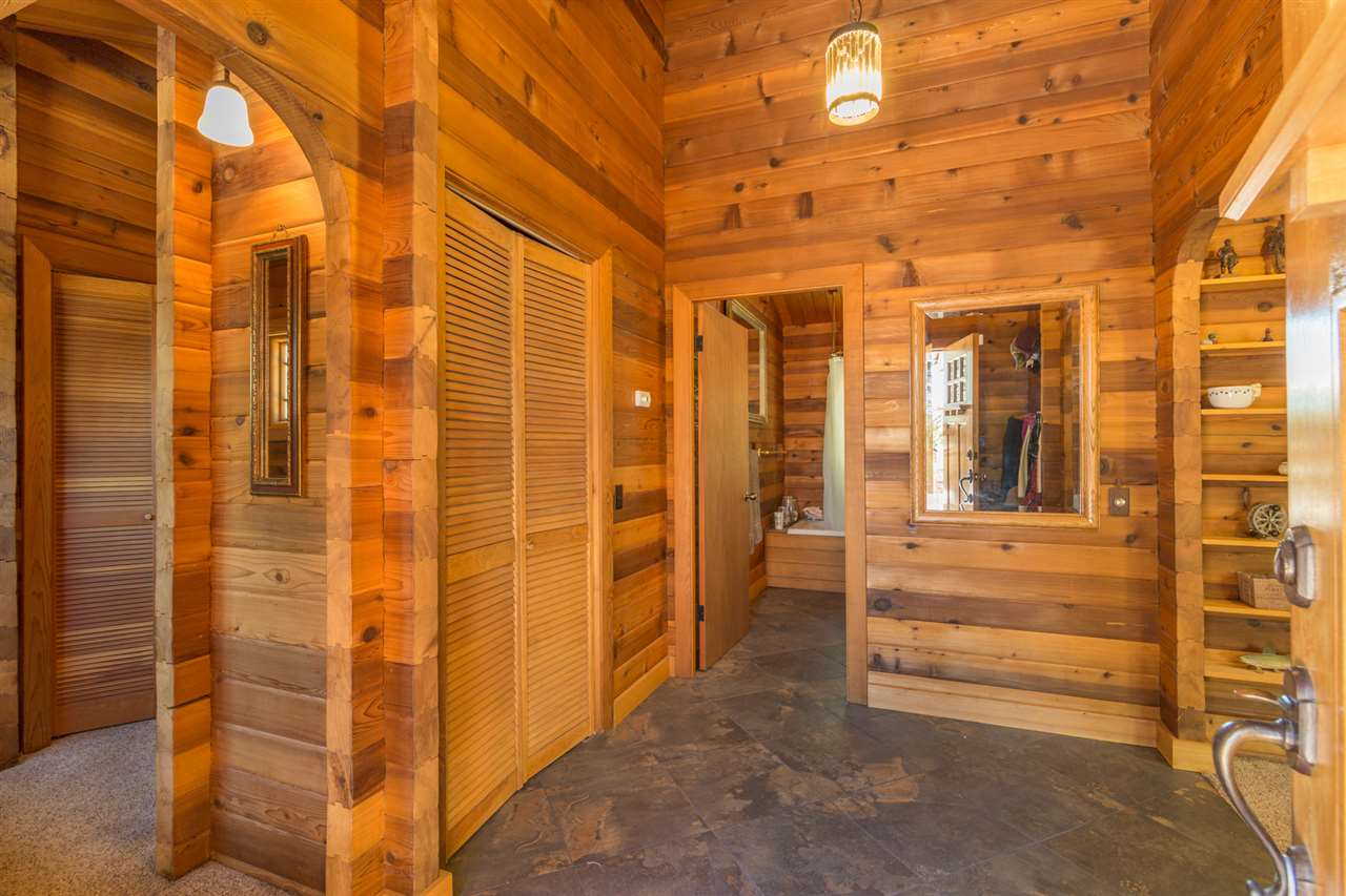 10885 Heather Road Truckee, CA 96161 - Photo 10 of 14 Gallery Image 10