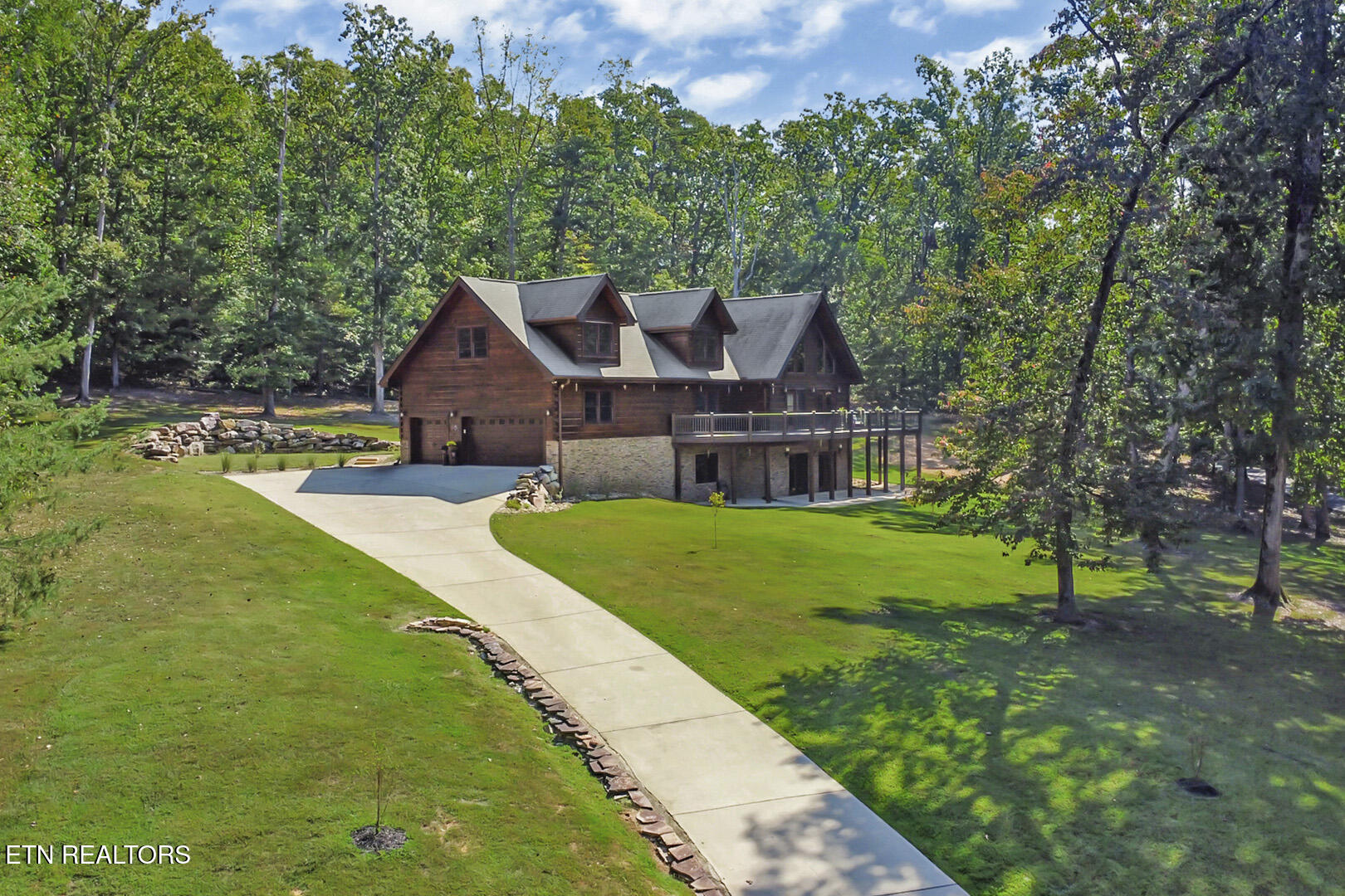 100 Eagle Ridge Road Rockwood, TN 37854 - Photo 2 of 60 02_EagleRidgeRoad_100_DriveApproachEyeLe