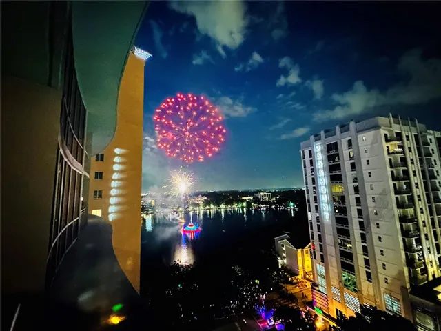 $2,800 | 322 East Central Boulevard, Unit 2013, Orlando, FL 32801