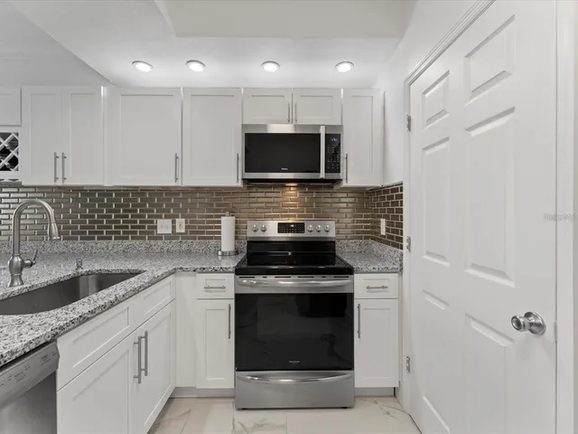 $2,800 | 322 East Central Boulevard, Unit 2013, Orlando, FL 32801