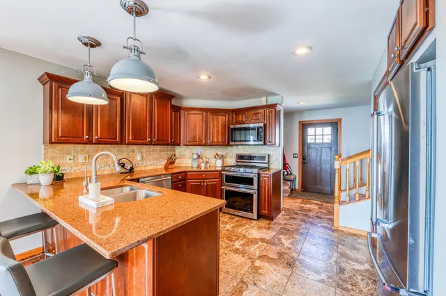 $939,900 | 6914 Bemidji Avenue North, Bemidji, MN 56601