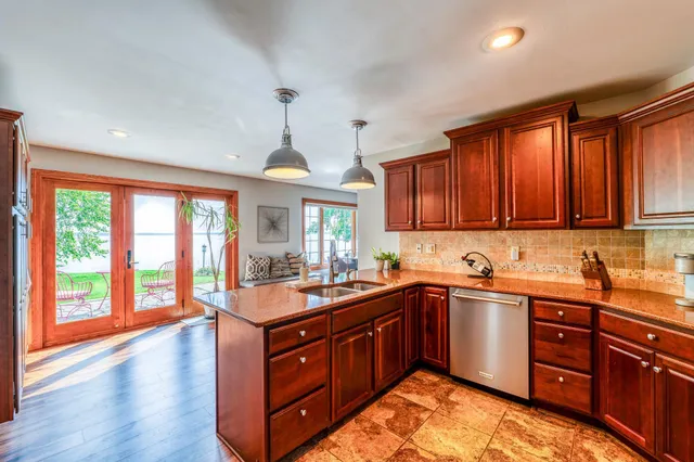 $939,900 | 6914 Bemidji Avenue North, Bemidji, MN 56601