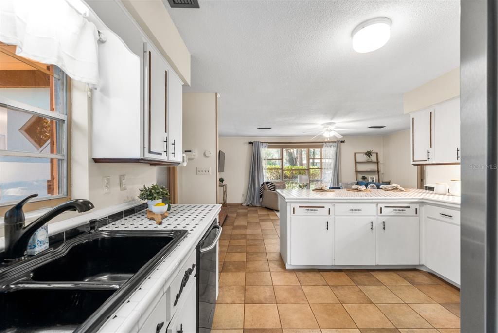 8118 Southwest 1st Place Gainesville, FL 32607 - Photo 27 of 48