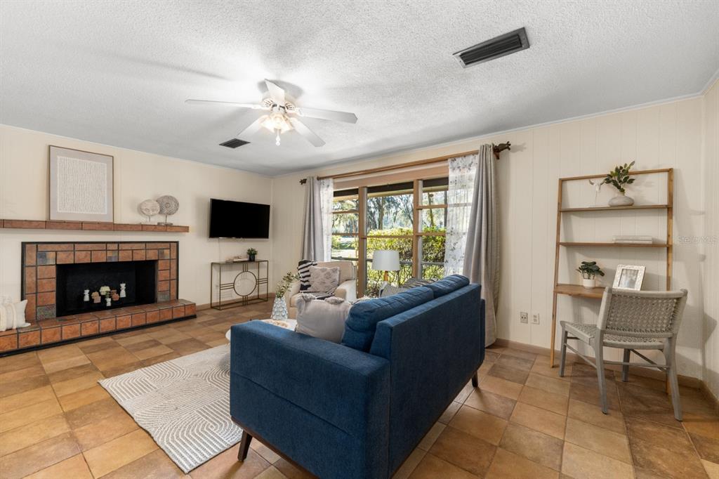 8118 Southwest 1st Place Gainesville, FL 32607 - Photo 5 of 48