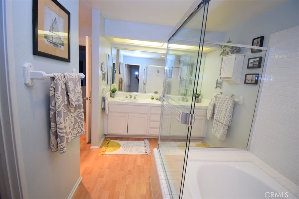 17 La Paloma Dana Point, CA 92629 - Photo 20 of 36 Master Bathroom