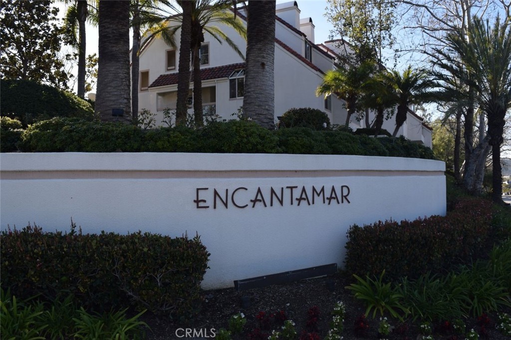 17 La Paloma Dana Point, CA 92629 - Photo 36 of 36 a sign that is on the side of a building